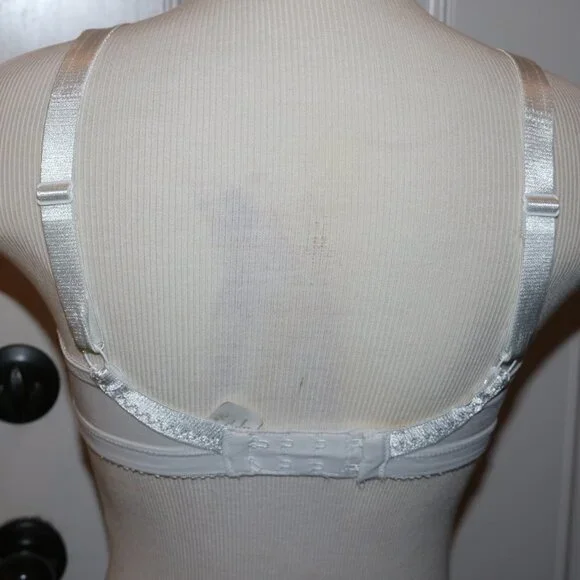 Jadee 34B bra has inserts/pockets but no pads to go with it white color 16 - Picture 5 of 8